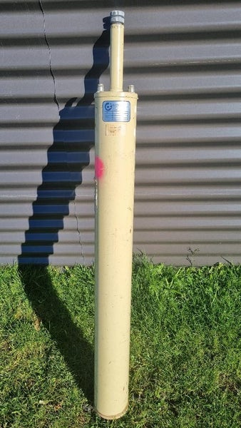 Cavity resonator / filter Carousel 2