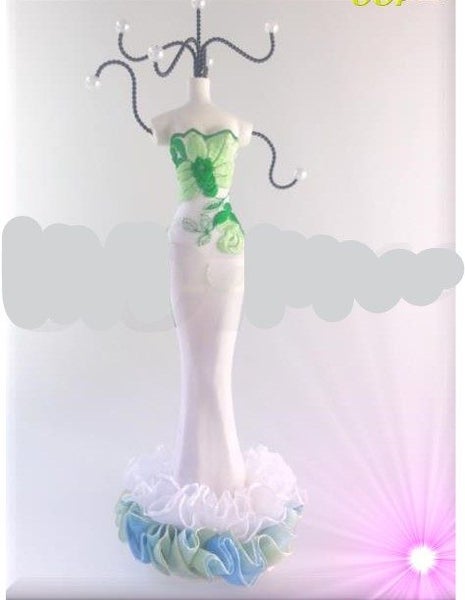 Slim Big Jewellery Doll Carousel 1