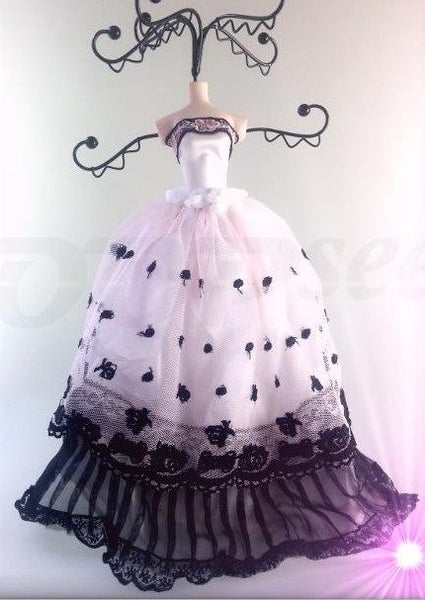 Charming Big Jewellery Doll Carousel 1