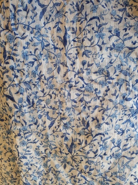 Bulk Blue and White Floral Fabric Carousel 1