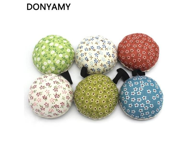 2Pcs Ball Shaped DIY Craft Needle Pin Cushion Holder Sewing Kit Pincushions Carousel 1