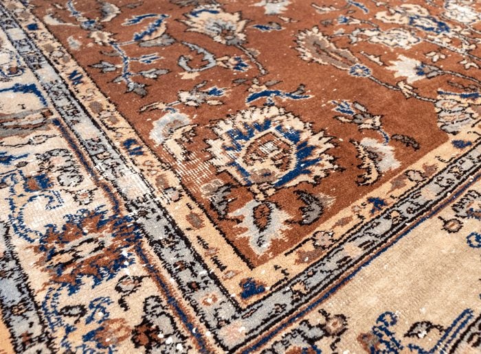 Vintage Hand-Knotted Distressed Turkish Rug (Size: 200X 290 CM) Carousel 5