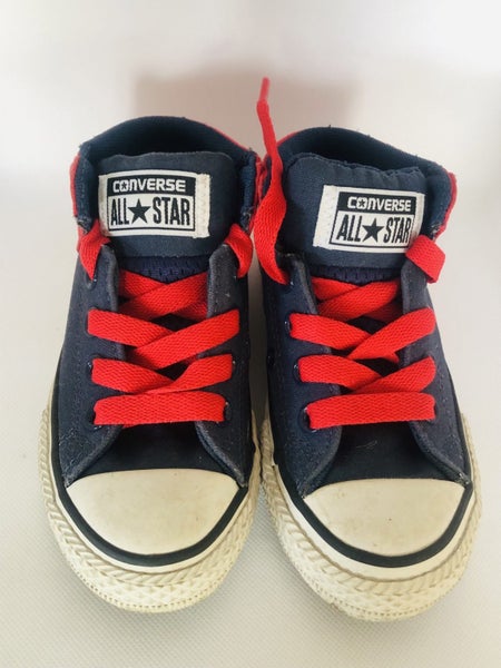 Converse US11 child’s shoes Carousel 1