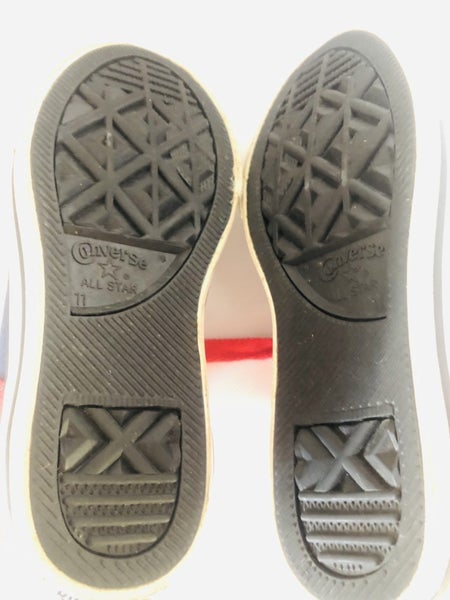 Converse US11 child’s shoes Carousel 4