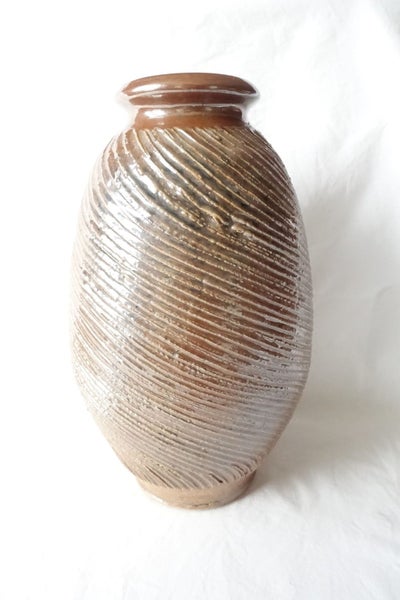 Large Spiral Vase in the Style of Kazuya Ishida at Whichford Pottery (SKU C3) Carousel 1
