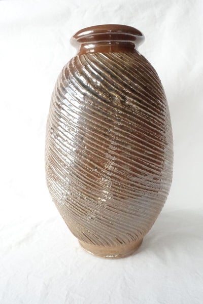 Large Spiral Vase in the Style of Kazuya Ishida at Whichford Pottery (SKU C3) Carousel 2