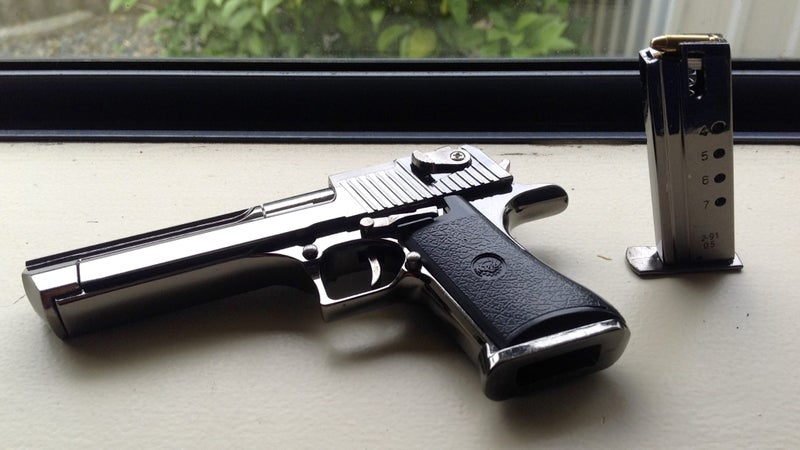 1:2 scale Die cast Brushed Metal Desert Eagle replica model Carousel 1