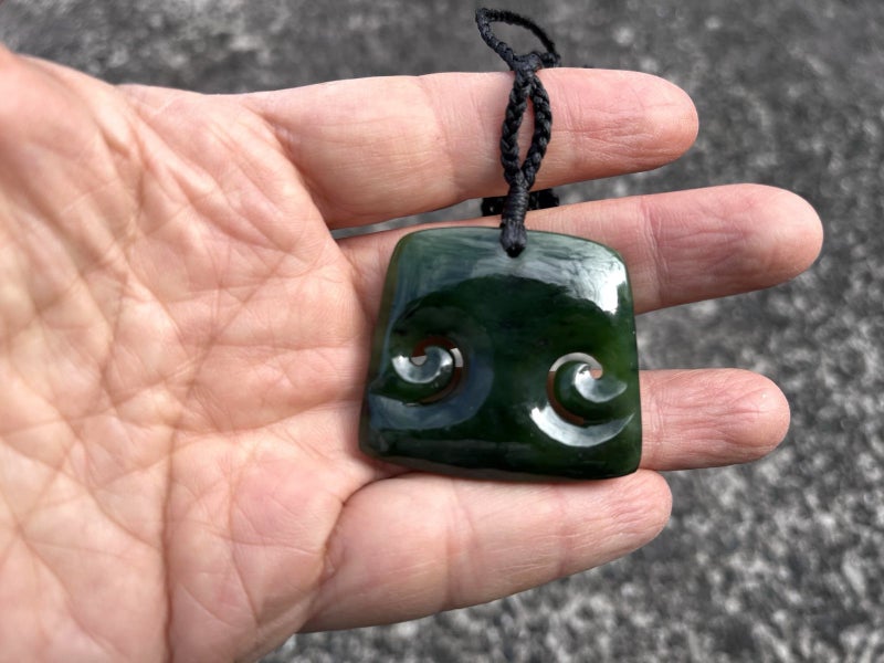 Greenstone Nephrite Jade Double Koru #102CS Carousel 2