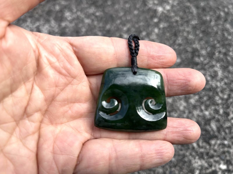 Greenstone Nephrite Jade Double Koru #102CS Carousel 1