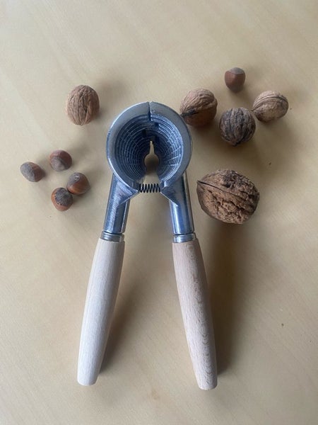 Hazelnuts 3 Kg Spray Free Carousel 4