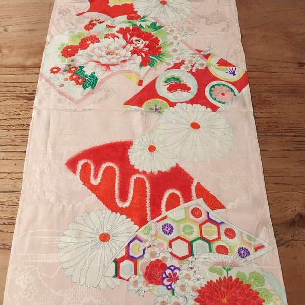 Vintage Japanese Kimono silk mix fabric. Carousel 2