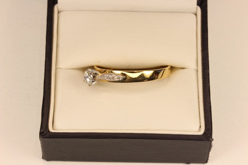 18ct Diamond Solitaire ring Carousel 2