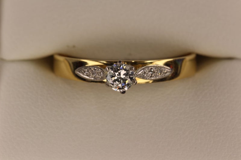 18ct Diamond Solitaire ring Carousel 9