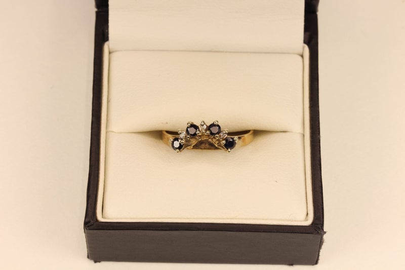 9ct Sapphire & Diamond ring Carousel 1