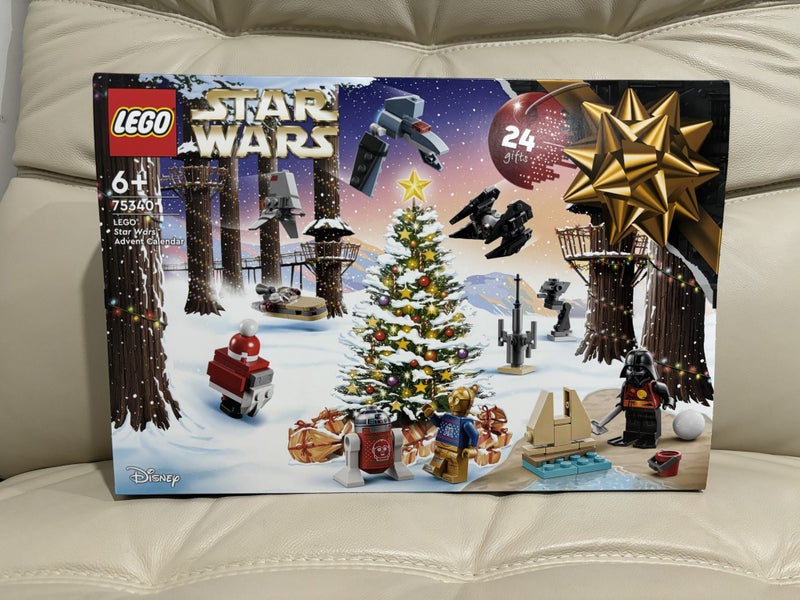 LEGO Star Wars 75340 - Advent Calendar 2022 Carousel 1