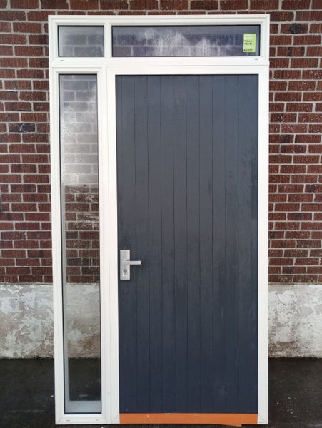 Entrance Door 1400 W x 2690 H [#4320 MA] Carousel 1