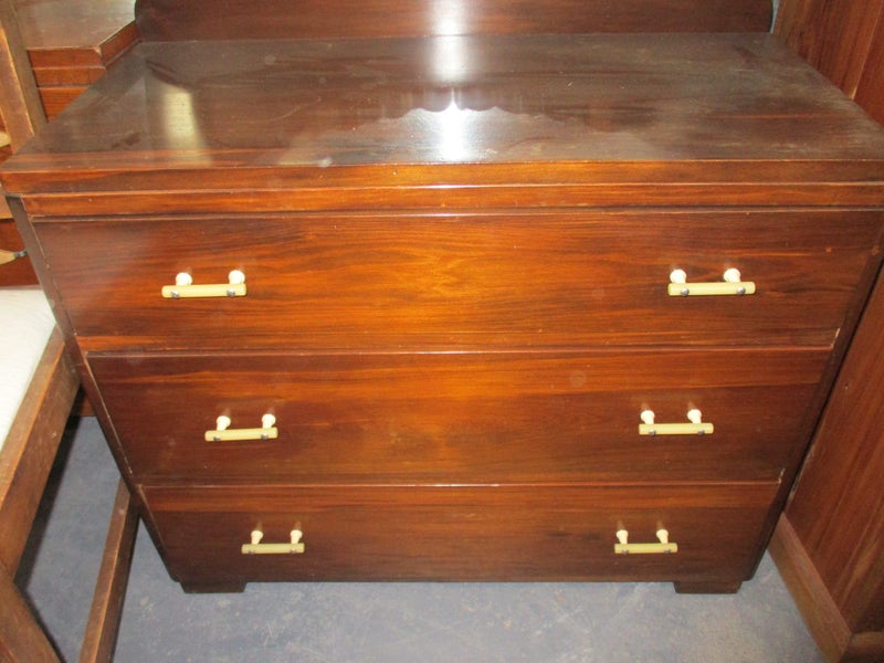 1798 SOLID RIMU DRESSING TABLE Carousel 2