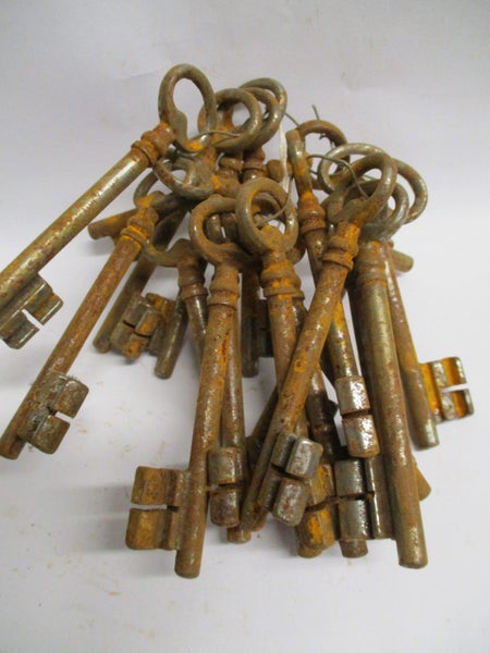 OLD Vintage FRENCH Key - Bulk Lot of Keys about 18 - Lot 3583 Carousel 1