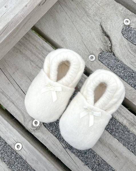 Snuggly Baby Booties - Merino Wool Shoes, Newborn Baby Gift, New Zealand Made Carousel 1