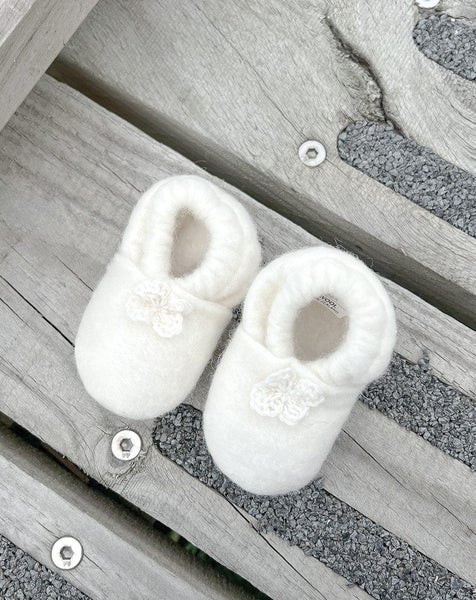 Snuggly Baby Booties - Merino Wool Shoes, Newborn Baby Gift, New Zealand Made Carousel 2