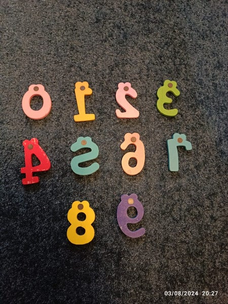 Wooden ELIZABETH and magnetic numbers Carousel 3