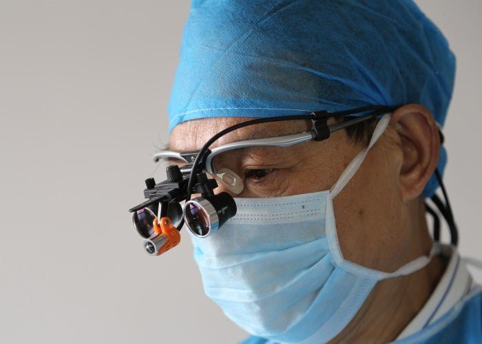 2.5X Dental Surgical Loupe with Variable Working Distance Carousel 2