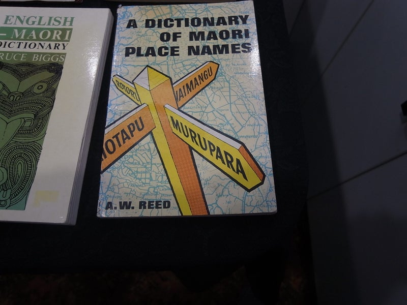 A Dictionary Of Maori Place Names A W Reed Carousel 1
