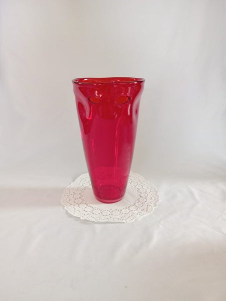 LARGE RED GLASS VASE Carousel 1