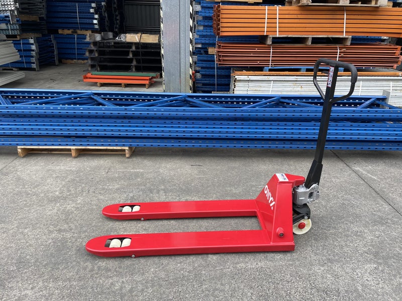 New ONYX 2.5 Ton Pallet Jack - 4 Way Carousel 1