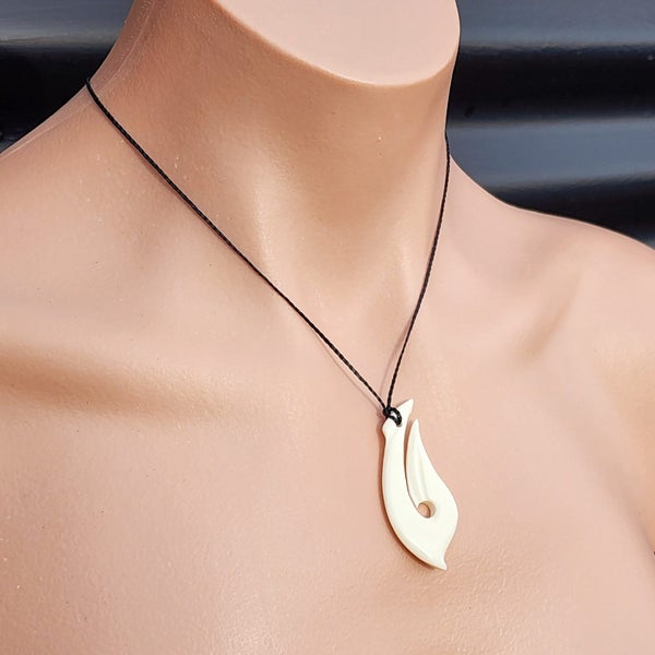Natural Hand Carved Maori Bone Carving Pendant Necklace - Curved Hook Carousel 5