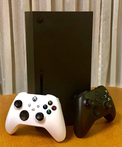 Xbox series X with 2 controllers Carousel 4
