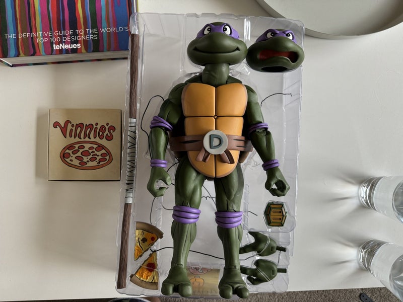 Teenage Mutant Ninja Turtles Donatello 15” - Neca Carousel 2