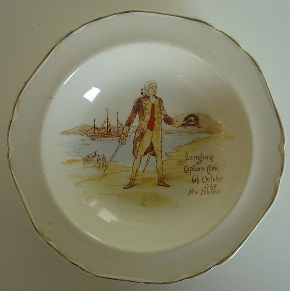 NZ Centennial Exhibition 1940 Captain Cook Bowl Carousel 2