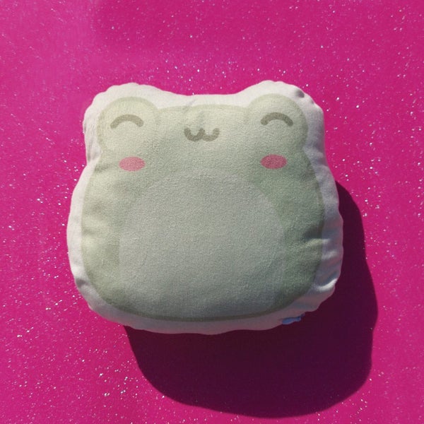 Froggy Loaf Plushie Carousel 2