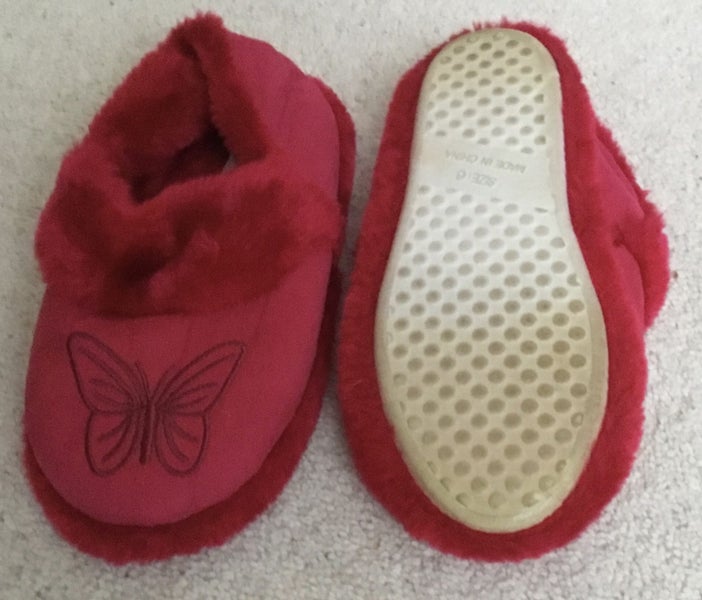 Red slippers size 6 Carousel 3
