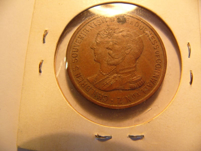 1901 medallion for NZ royal visit on HMS Ophir Carousel 2