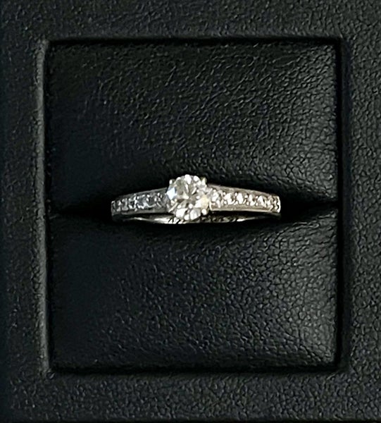 Beautiful 18ct Gold 0.75ct Diamond Ring628658284439051127