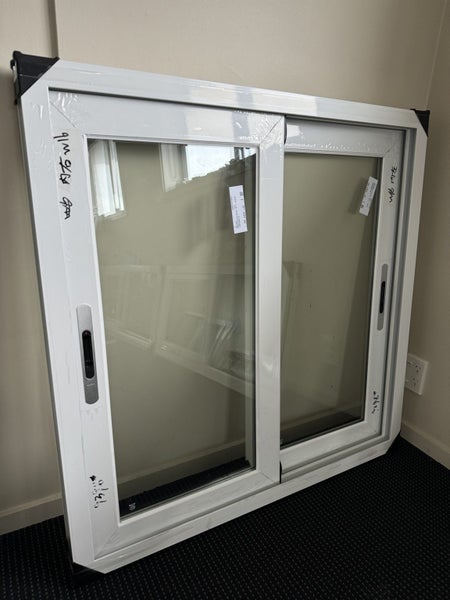 Aluminium Sliding Window 1000x1000 Carousel 1