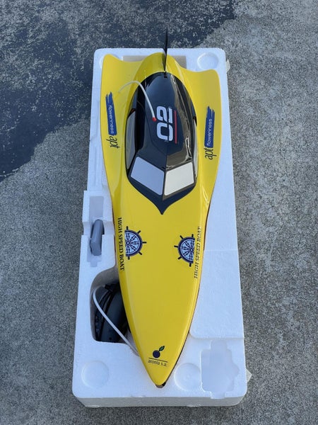 Racing Boat - 74CM Large Size RC High-Powered - Yellow Carousel 1