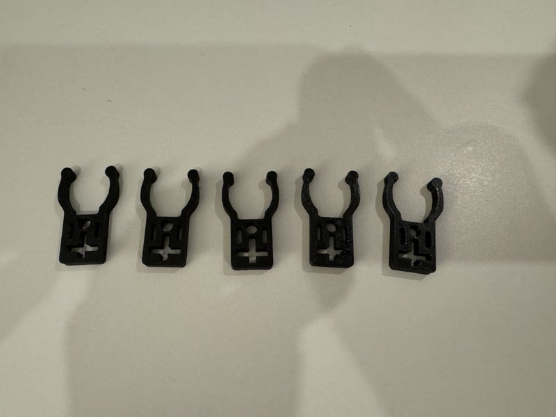 Monster High Replacement doll stand clips x5 Carousel 2