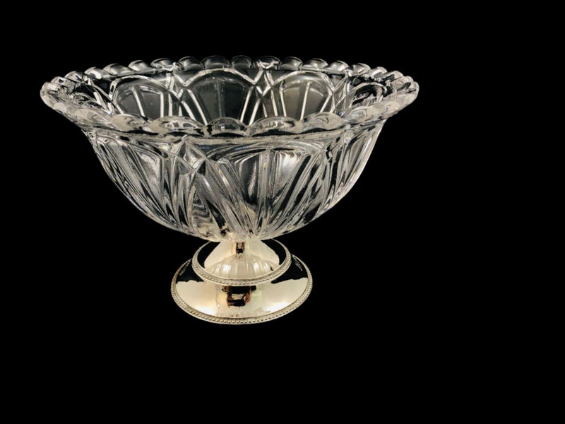 Stunning Pedestal Crystal Bowl (18541)62930697142273113