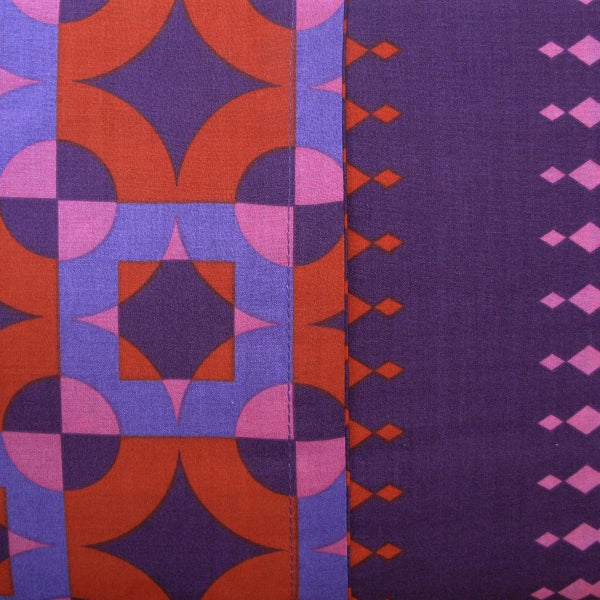 Apartmento Miami Magenta Reversible Polyester Cotton Quilt Cover Set Carousel 3