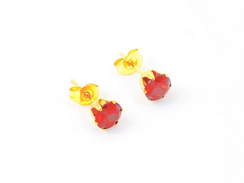 18K GOLD-PLATED RING DESIGN STUD EARRINGS WITH RED ZIRCON Carousel 2