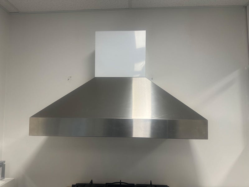 Rangehood 1200 Wide 2000m/3 Canopy indoor-outdoor Carousel 6
