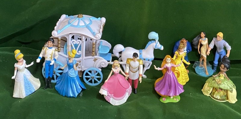 Disney Vint Princesses + Princes x11 + Coach + Horse All in Excellent Condition Carousel 1