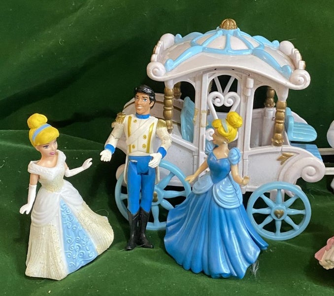 Disney Vint Princesses + Princes x11 + Coach + Horse All in Excellent Condition Carousel 2