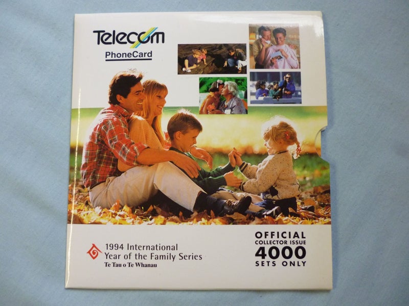 1994 *YEAR OF THE FAMILY - Collector Pack Carousel 1