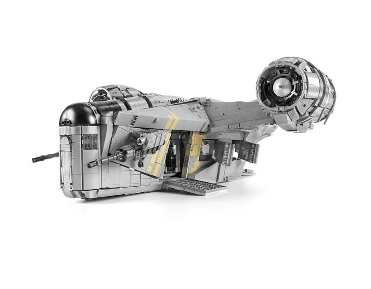 Razor Crest Starship - 5018 pieces - MouldKing: Space Carousel 20