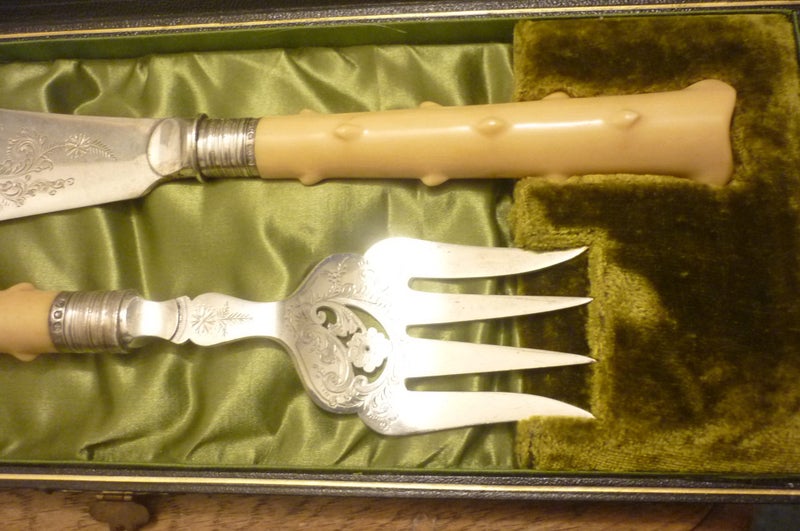 ORNATE SILVER FISH SERVING SET Carousel 2