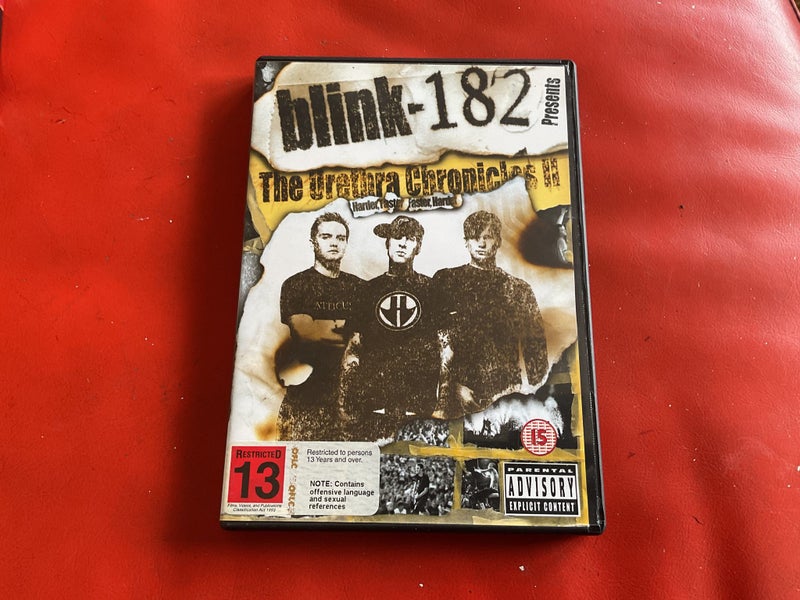 Blink 182 - The Urethra Chronicles Carousel 1
